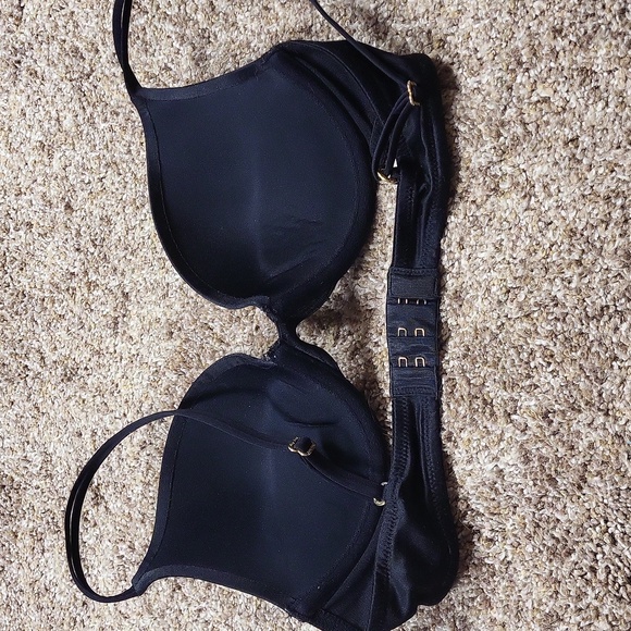 Victoria Secret push-up - Picture 2 of 4